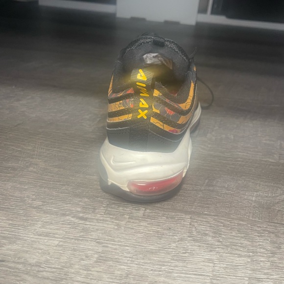 Nike Air Max 97 Floral - Picture 2 of 4
